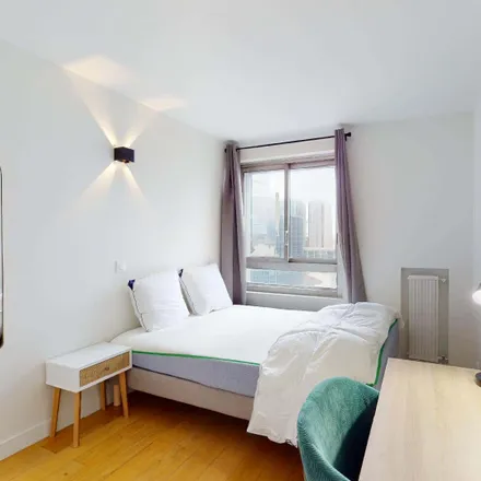 Rent this 4 bed room on Résidence Maréchal Leclerc in Rue Serpentine, 92400 Courbevoie