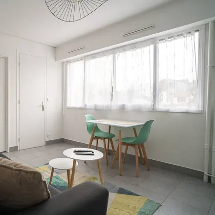 Rent this studio apartment on Montreuil in Seine-Saint-Denis, France