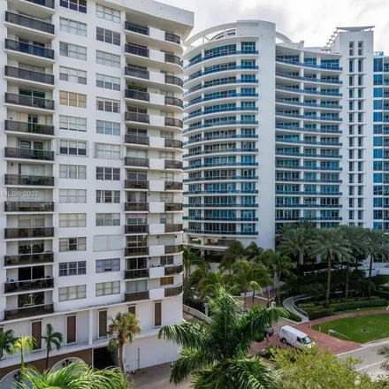 Image 7 - 6049 Collins Avenue, Miami Beach, FL 33140, USA - Apartment for rent