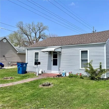 Buy this 2 bed house on 163 Marion Street in Jerseyville, IL 62052