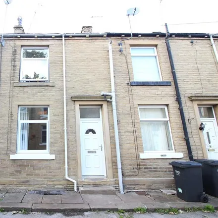 Rent this 2 bed townhouse on 10 Harley Place in Rastrick, HD6 3AE