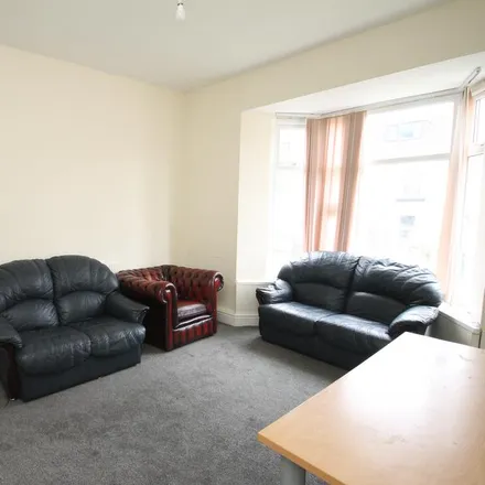 Image 6 - City Road, Sheaf Valley, Sheffield, S2 5HR, United Kingdom - Townhouse for rent