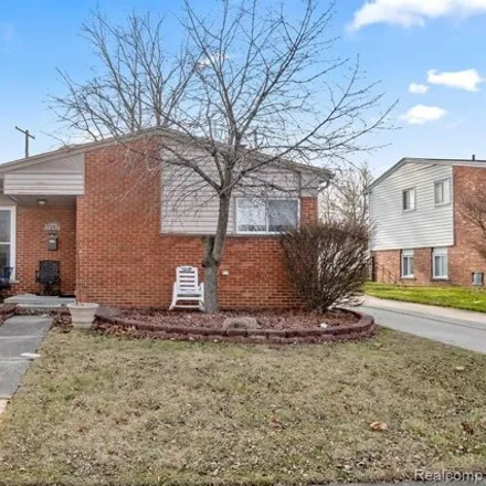 Buy this 4 bed house on 7141 Plainfield Street in Dearborn Heights, MI 48127