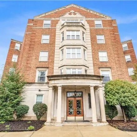 Buy this 2 bed condo on South Park Manor Condominiums in 13800 Fairhill Road, Shaker Heights