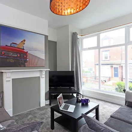 Rent this 5 bed house on Grimthorpe Terrace in Leeds, LS6 3JS