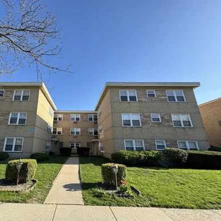 Buy this 2 bed condo on 4653 Main Street in Skokie, IL 60076
