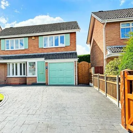 Buy this 4 bed house on 174 Starbold Crescent in Knowle, B93 9LB