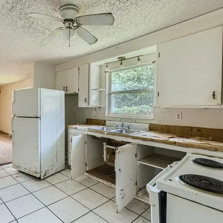 Image 3 - 843 Queensboro Avenue South, Saint Petersburg, FL 33701, USA - House for sale