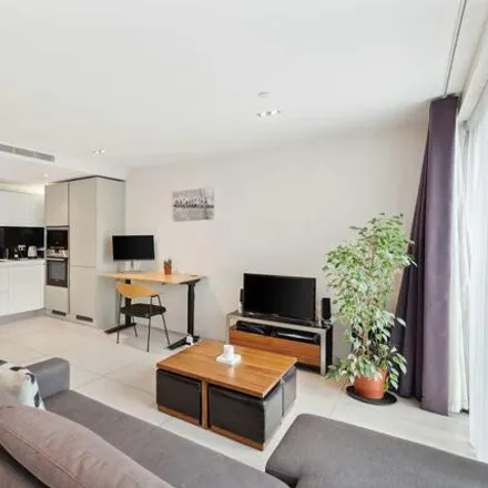 Image 5 - The Bezier Apartments, 91 City Road, London, EC1Y 1BD, United Kingdom - Apartment for sale