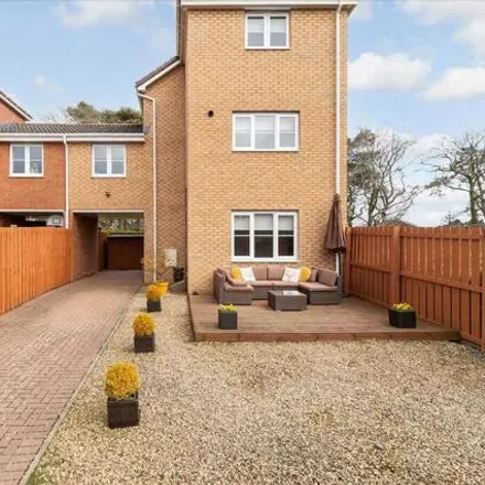 Buy this 3 bed townhouse on Waterway Terrace in East Kilbride, G74 3ZF