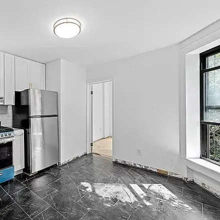 Rent this 3 bed house on 316 West 19th Street in New York, NY 10011