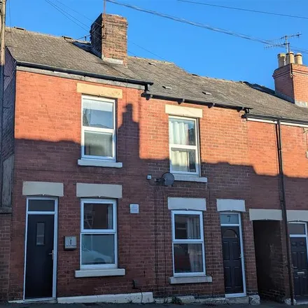 Rent this 3 bed house on Pink Infinity in Grasmere Road, Sheffield