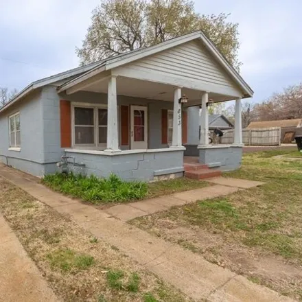 Buy this 2 bed house on 855 South 10th Street in Salina, KS 67401