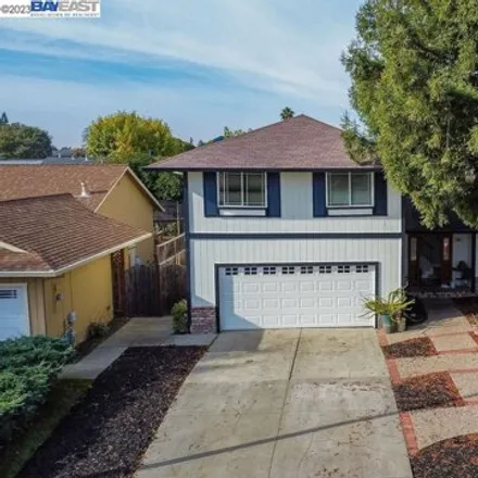 Buy this 4 bed house on 1509 Tanager Lane in Petaluma, CA 94954