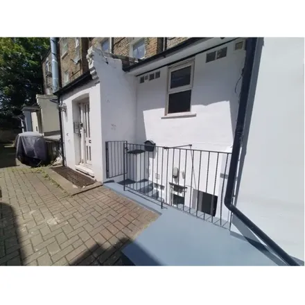 Image 5 - 7 Killyon Terrace, London, SW8 2XR, United Kingdom - Apartment for rent