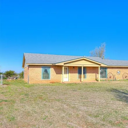 Buy this 2 bed house on 3106 Broadway in Hinton, Caddo County