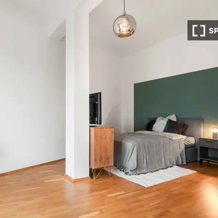 Rent this 4 bed room on Am Weingarten 5 in 60487 Frankfurt, Germany