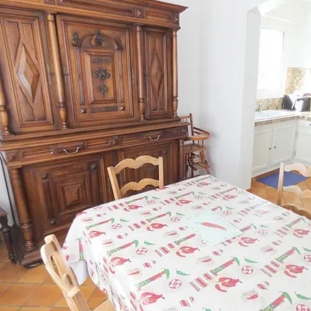 Rent this 4 bed house on Route Océane in 40390 Saint-Martin-de-Seignanx, France