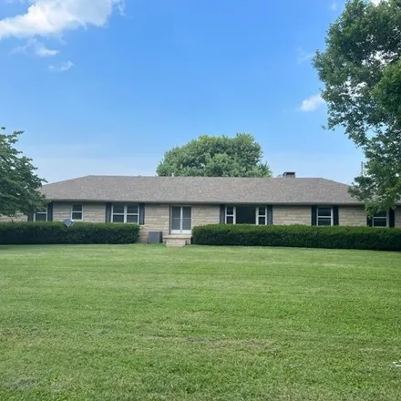 Rent this 3 bed house on 7077 Leeann Ln in Lexington, Kentucky