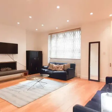 Rent this 3 bed apartment on Garden House in 86-92 Kensington Gardens Square, London