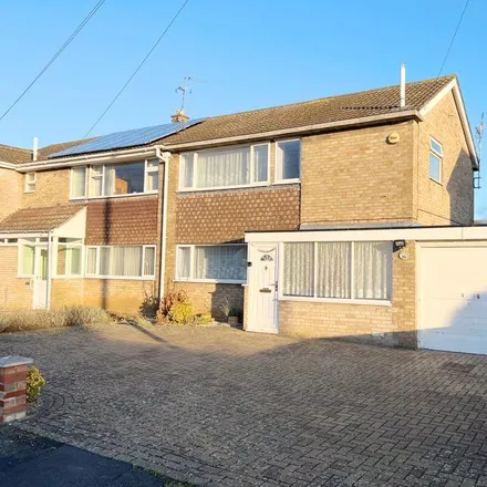 Rent this 3 bed duplex on Eskdale Road in Grantham, NG31 8EP