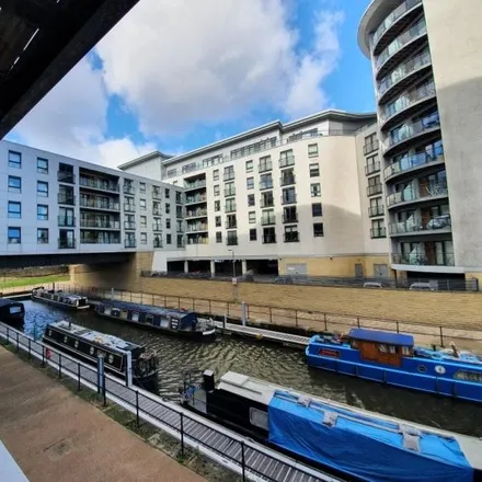 Image 5 - Leeds Dock, The Parade, Leeds, LS10 1PE, United Kingdom - Apartment for rent