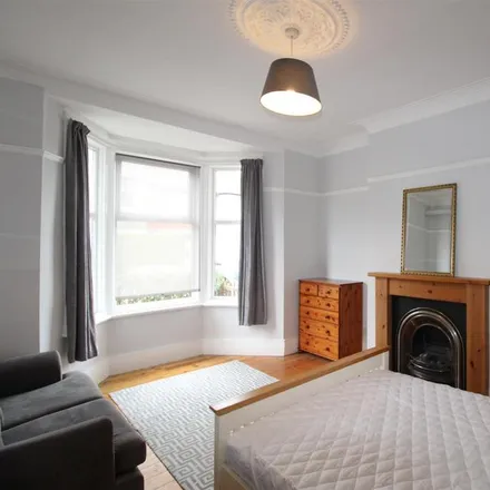 Image 5 - Biddlestone Road, Newcastle upon Tyne, NE6 5SP, United Kingdom - Apartment for rent