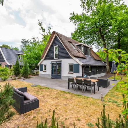 Rent this 4 bed apartment on Stadsblokkenweg in 6841 HH Arnhem, Netherlands
