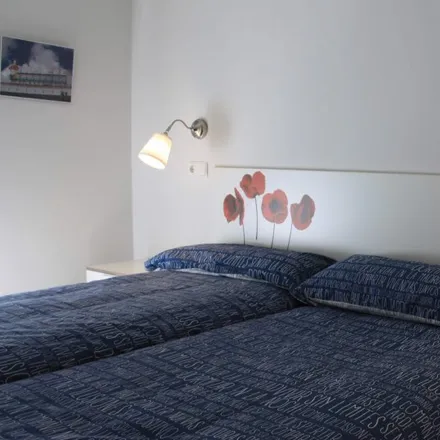 Rent this 2 bed apartment on Madrid in Pº Extremadura - San Manuel, Autovía del Suroeste