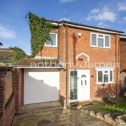 Image 4 - Holmsdale Grove, London, DA7 6NY, United Kingdom - House for rent