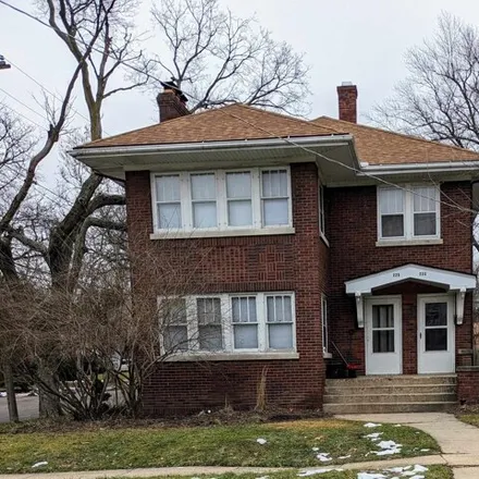 Rent this 4 bed house on Jackson Charter School in Crosby Street, Rockford