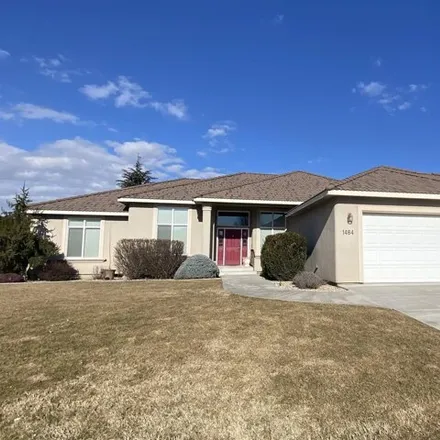 Buy this 3 bed house on 1478 Chardonnay Road in Richland, WA 99352