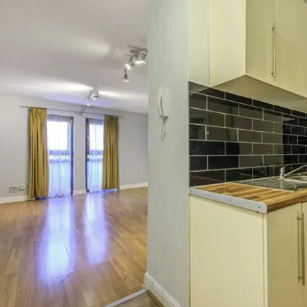 Image 3 - unnamed road, Aylesbury, HP21 8UD, United Kingdom - Apartment for sale