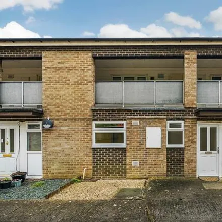 Buy this 2 bed apartment on Moorland Road in Witney, OX28 6LT