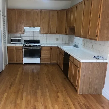 Rent this 1 bed apartment on 286 Duncan St