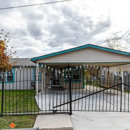 Rent this 3 bed house on 4934 Bartmer Avenue in San Antonio, TX 78228