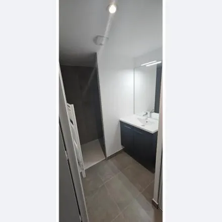 Image 1 - 1 Rue Esquiros, 13140 Miramas, France - Apartment for rent