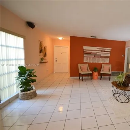 Image 3 - 6745 Crooked Palm Lane, Miami Lakes, FL 33014, USA - Townhouse for rent