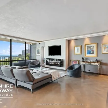 Image 4 - The Carlyle, 1040 North Lake Shore Drive, Chicago, IL 60611, USA - Condo for sale