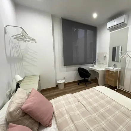 Image 5 - Carrer de la Cera, 57, 08001 Barcelona, Spain - Room for rent