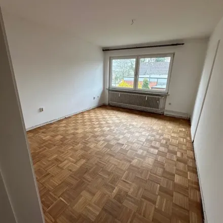 Rent this 3 bed apartment on Nincoper Straße 112 in 21129 Hamburg, Germany