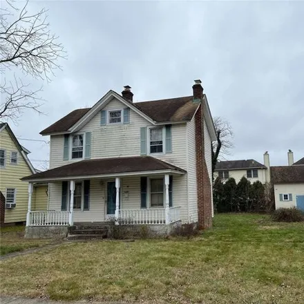 Buy this 3 bed house on 28 Woodward Street in Roslyn Heights, NY 11577