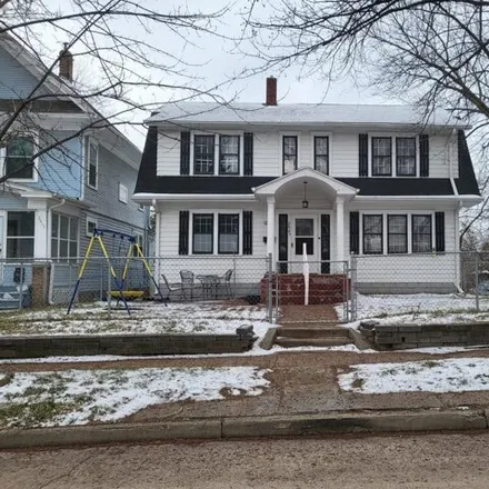 Buy this 3 bed house on 1012 27th Street in Sioux City, IA 51104