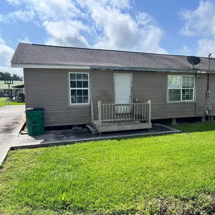 Buy this 3 bed house on 302 Lydia Street in Lafourche Parish, LA 70359