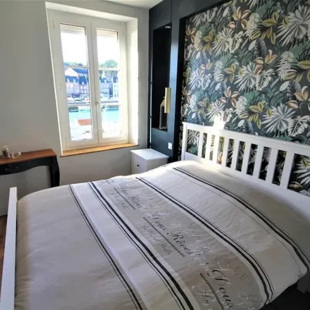 Rent this 4 bed house on Rue du Coteau in 76460 Saint-Valery-en-Caux, France
