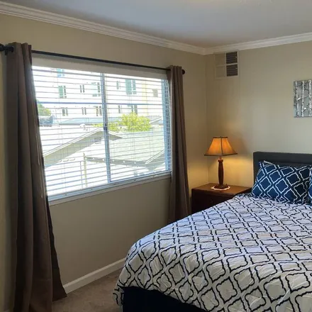 Rent this 1 bed condo on Walnut Creek