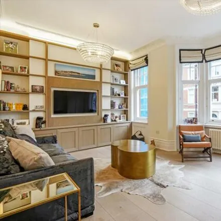 Buy this 3 bed apartment on The Coach Makers Arms in 88 Marylebone Lane, London