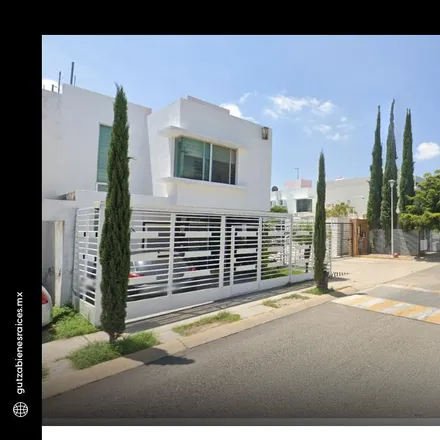 Buy this studio house on Josefa Ortiz De Dominguez in Calle Joséfa Ortiz de Domínguez, Jardines de Santa Ana