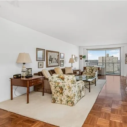 Buy this studio apartment on The Whitehall in Henry Hudson Parkway West, New York