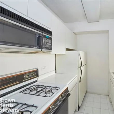 Image 7 - 250 EAST 40TH STREET 3C in New York - Apartment for sale